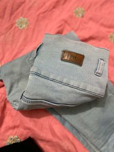 High Waisted Jeans