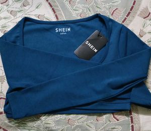 Scoop necked micro crop blouse top,