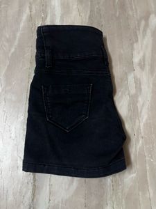 Black High-Waisted Denim Shorts - Trendy &amp; Versati