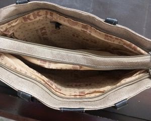 New Condition Beautiful Khali Colour Handbag 🥰