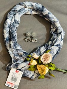 Aesthetic Stole Paired With Oxidised Earrings