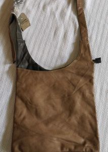 YOUNG SPIRIT SHOULDER BAG