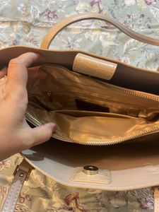 IRTH Animal Textured Shoulder Bag