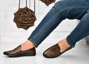 Men Loafer Shoes.. Colour Available