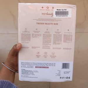 JUST HERBS TRENDY BEAUTY BOX