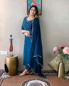 Aagyeyi Graceful Women Kurta Sets*