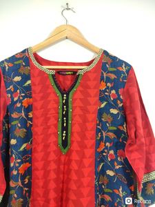 Colorways Red &amp; Blue Printed Kurta (Women&#39;