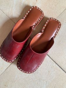 Handcarfted Kolhapuri Slipper