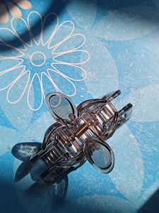 Flower + Claw Clutcher