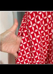 Beautiful Red and White Pinwheel Tie Back