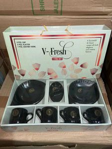 GIFT SET WITH BLACK SHADE
