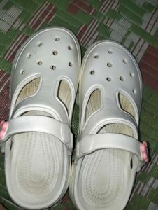 Cute White Flower Clogs