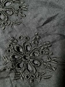 Women Black Cotton Printed Kurti