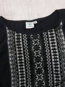 Naari 3 Quarter Sleeves Round Neck Kurti