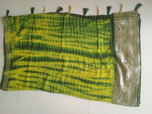 Best Exclusive Fancy Saree.. Yellow And Green