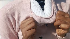 New Pink Shwetshirt For Girls