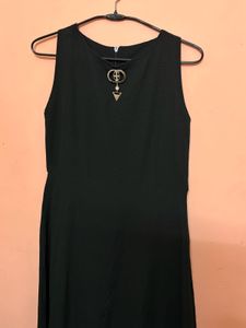 Black Sleeveless Dress!
