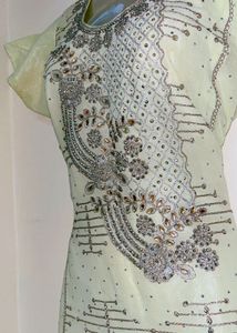 Sale!!!!Elegant Embellished Pista Green Suit❤️🌸