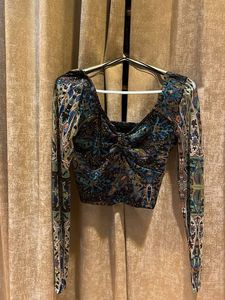 aesthetic hipster core Long Sleeve Crop Top