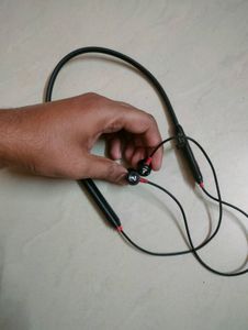 Boat 185 Neckband