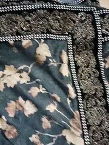 Gray, Sari 🥻🥻🥻🥻blause Ni H Iska