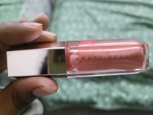 !! SALE !! FENTY LIP GLOSS