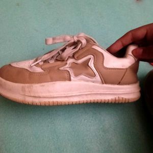 Stylish Star Detail Sneakers