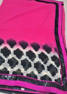 saree redi blouse k sath h