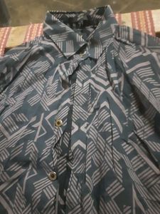 Patterned Men&#39;s Shirt