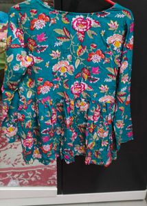 new Floral Print Top