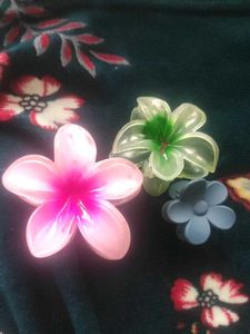 Flower Hair Claw Clips (Set of 3)
