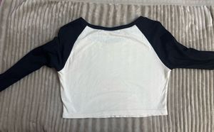 Stylish Cropped Raglan Tee