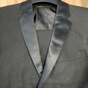 Blackberrys Black Shiny Collar Coat Suit Set