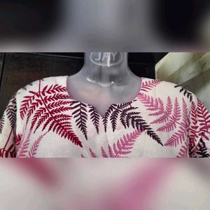 Women Floral Print White &amp; Pink Short Kurti