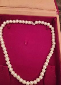 Elegant Pearl Necklace Totally New