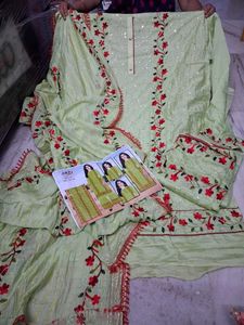 Floral Embroidered Salwar Kameez Suit