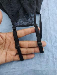 H&amp;M Women&#39;s Velvet Bralette