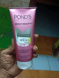 New Pond&#39;s Bright Beauty Facewash