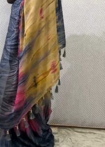 Elegant Saree with Tassels