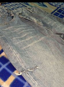 Side cutouts straight fit jeans