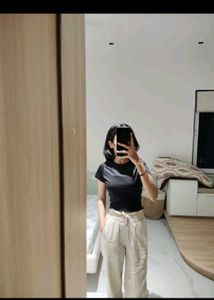 Classic Black Slim-Fit Crop Top