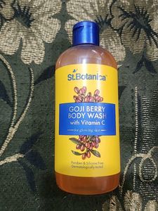 St. BOTANICA Goji Berry Body Wash with VITC C