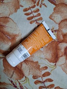 The Derma Co. 1% Hyaluronic Long Lasting Sunscreen