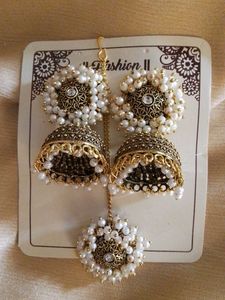 Jumka With Earrings