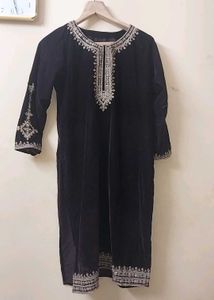 Elegant Embroidered Velvet Kurta set