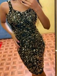 📢OFFER‼️ BODYCON DRESS in SEQUENCE ‼️