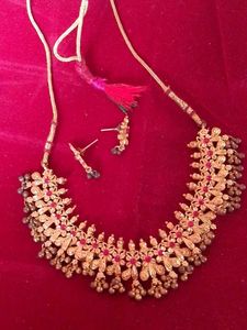 Vintage Gold Tone Necklace