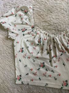 SHEIN  Floral Puff Sleeve Crop Top