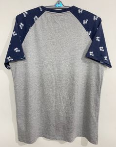 Adidas Neo T-shirt.