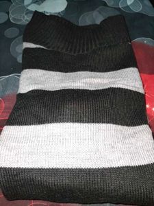 Black And White Pretty High Neck Sweatshirt
